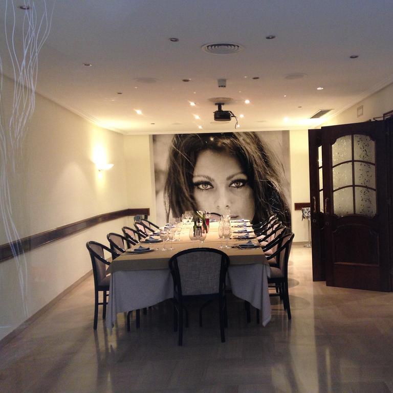 Hotel Manel Martorell Kültér fotó